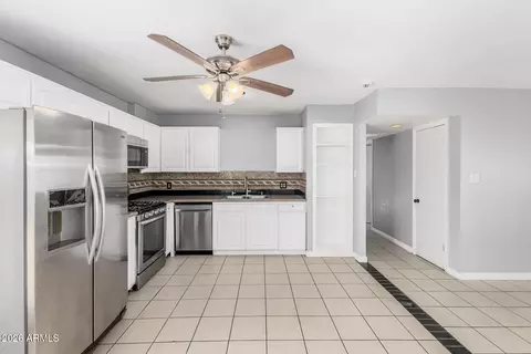 3044 N 80th Ln, Phoenix, AZ 85033 photo 8