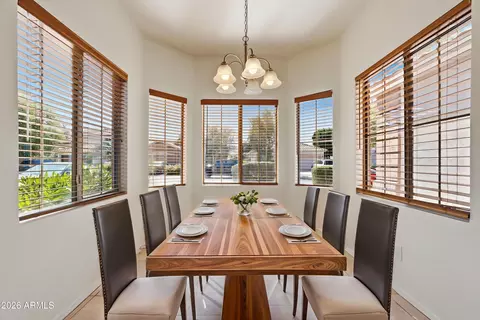 2852 E Devon Ct, Gilbert, AZ 85296 photo 3