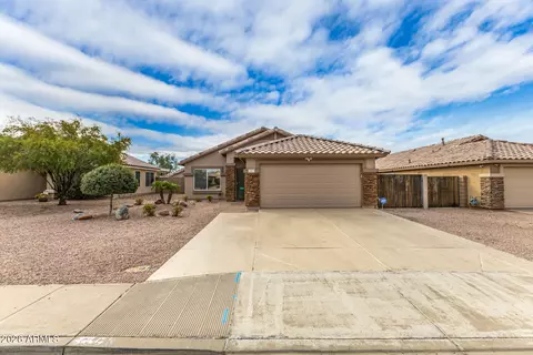 8663 E Capri Ave, Mesa, AZ 85208