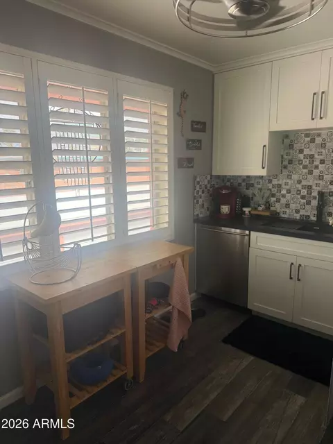 Kitchen - 126 E Coronado Rd #17, Phoenix, AZ 85004 photo 4 of 6