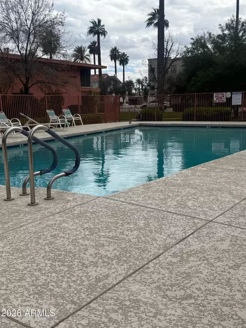 Exterior - 126 E Coronado Rd #17, Phoenix, AZ 85004 photo 5 of 7