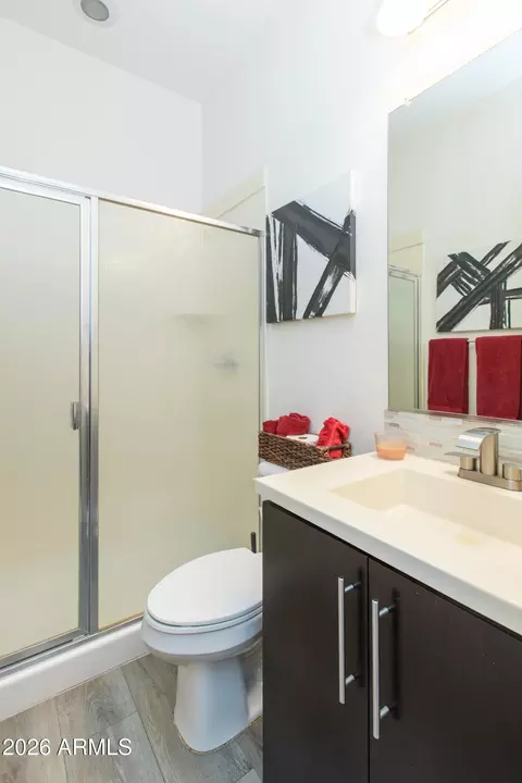 Bath - 3345 E Tonto Dr, Gilbert, AZ 85298 photo 3 of 10