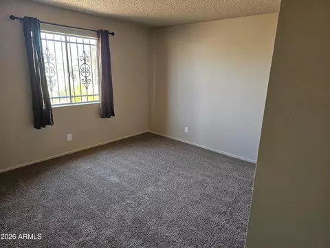 Bedroom - 2831 E Mobile Ln, Phoenix, AZ 85040 photo 1 of 7