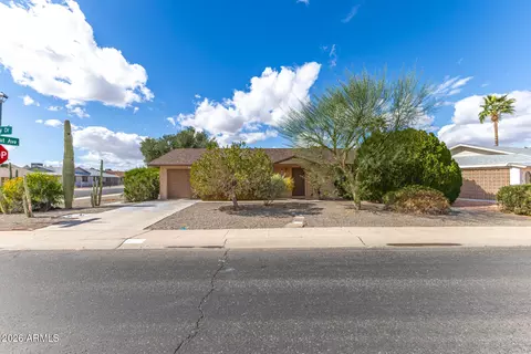 10701 W Canterbury Dr, Sun City, AZ 85351