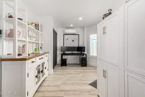 Entry Way - 3318 E Taro Ln, Phoenix, AZ 85050 photo 1 of 2