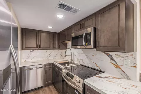 8888 N 47th Ave #240, Glendale, AZ 85302