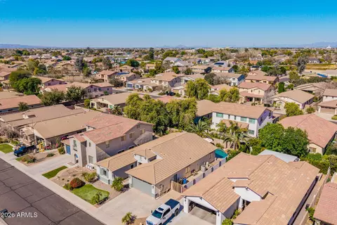 View/Area - 2740 E Rakestraw Ln, Gilbert, AZ 85298 photo 2 of 24