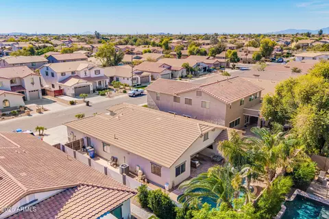 View/Area - 2740 E Rakestraw Ln, Gilbert, AZ 85298 photo 7 of 24