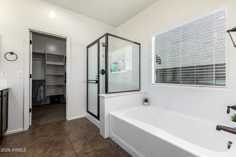 Bath - 2740 E Rakestraw Ln, Gilbert, AZ 85298 photo 2 of 3