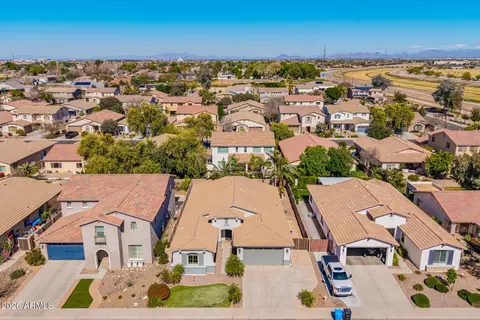 View/Area - 2740 E Rakestraw Ln, Gilbert, AZ 85298 photo 3 of 24