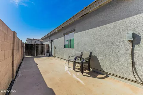 Exterior - 2740 E Rakestraw Ln, Gilbert, AZ 85298 photo 9 of 11