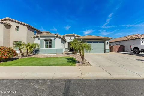 Exterior - 2740 E Rakestraw Ln, Gilbert, AZ 85298 photo 3 of 11