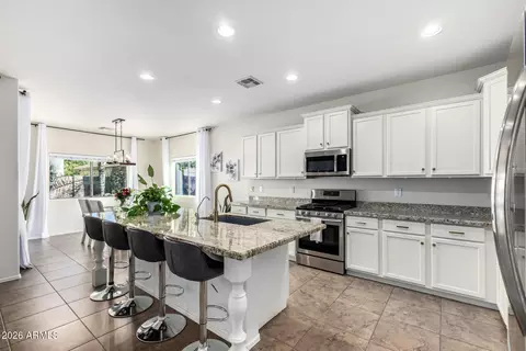 Kitchen - 2740 E Rakestraw Ln, Gilbert, AZ 85298 photo 1 of 4
