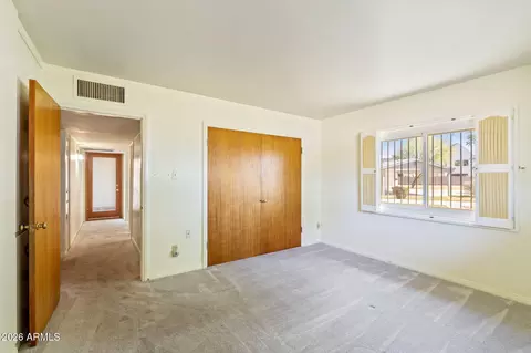 Bedroom - 102 E Bethany Home Road Rd, Phoenix, AZ 85012 photo 1 of 3