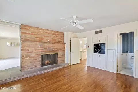 Living - 102 E Bethany Home Road Rd, Phoenix, AZ 85012 photo 1 of 4