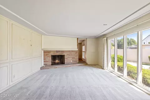 Living - 102 E Bethany Home Road Rd, Phoenix, AZ 85012 photo 2 of 4