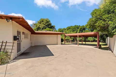 Exterior - 102 E Bethany Home Road Rd, Phoenix, AZ 85012 photo 6 of 7