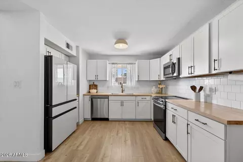 Kitchen - 7910 E Garnet Ave, Mesa, AZ 85209 photo 2 of 3