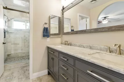 Bath - 1044 E Indigo St, Mesa, AZ 85203 photo 1 of 7