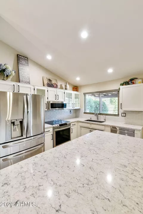 Kitchen - 1044 E Indigo St, Mesa, AZ 85203 photo 4 of 8