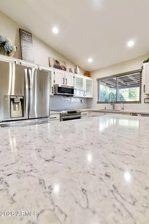 Kitchen - 1044 E Indigo St, Mesa, AZ 85203 photo 6 of 8