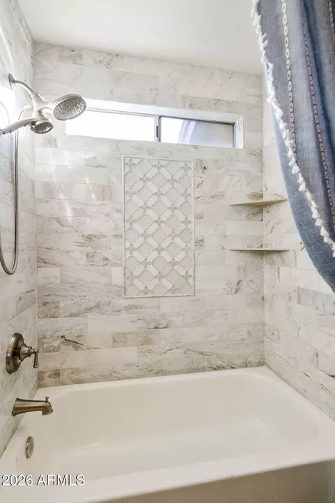 Bath - 1044 E Indigo St, Mesa, AZ 85203 photo 6 of 7
