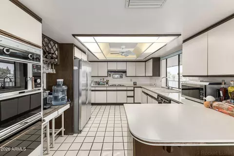 Kitchen - 5445 S Lighthouse Ln, Tempe, AZ 85283 photo 1 of 3