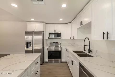 6929 W Monte Vista Rd, Phoenix, AZ 85035
