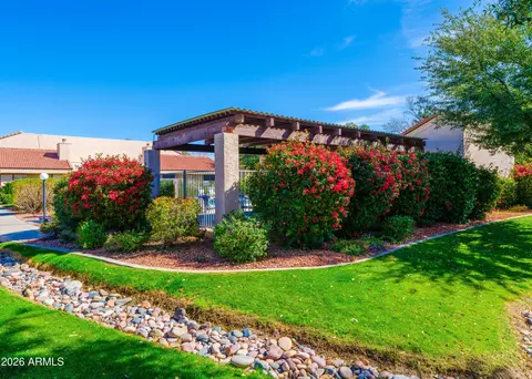 Exterior - 41 E Betty Elyse Ln, Phoenix, AZ 85022 photo 4 of 8