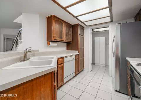 Kitchen - 41 E Betty Elyse Ln, Phoenix, AZ 85022 photo 2 of 3