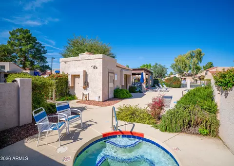 Exterior - 41 E Betty Elyse Ln, Phoenix, AZ 85022 photo 6 of 8