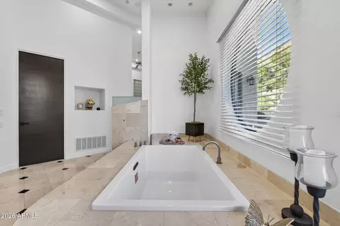 Bath - 8812 E Palm Ln, Mesa, AZ 85207 photo 1 of 14