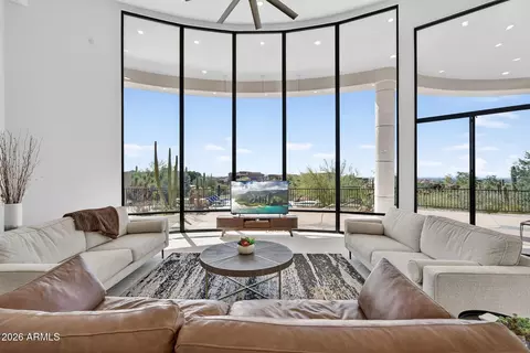 Living - 8812 E Palm Ln, Mesa, AZ 85207 photo 2 of 5