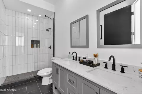 Bath - 8812 E Palm Ln, Mesa, AZ 85207 photo 10 of 14