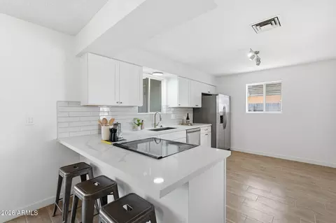 Kitchen - 1427 S Delaware Dr, Apache Junction, AZ 85120 photo 2 of 5