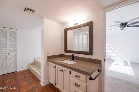 Bath - 1302 E Nicolet Ave, Phoenix, AZ 85020 photo 1 of 3