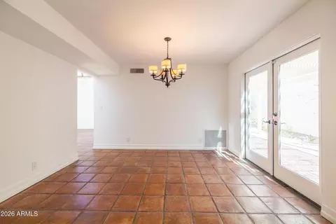 Dining - 1302 E Nicolet Ave, Phoenix, AZ 85020 photo 1 of 1