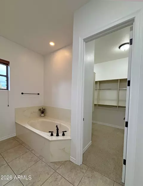 Bath - 1704 E Snap Dragon Ct, Payson, AZ 85541 photo 1 of 4