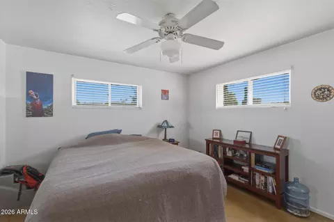 Bedroom - 940 E Berridge Ln, Phoenix, AZ 85014 photo 2 of 3