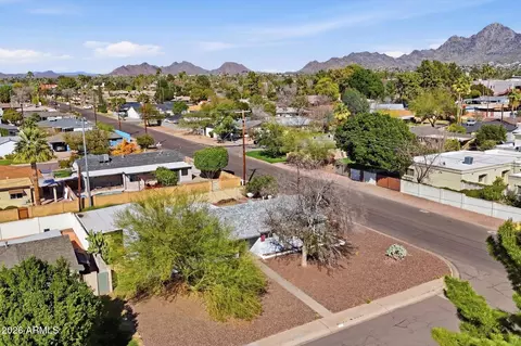 View/Area - 940 E Berridge Ln, Phoenix, AZ 85014 photo 4 of 4