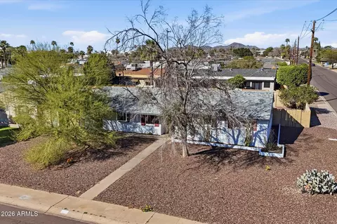 View/Area - 940 E Berridge Ln, Phoenix, AZ 85014 photo 2 of 4