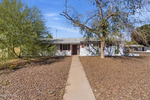 940 E Berridge Ln, Phoenix, AZ 85014