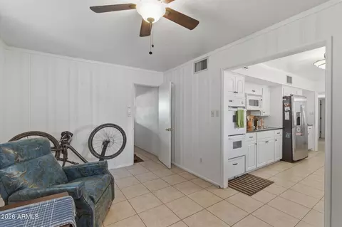 Entry Way - 940 E Berridge Ln, Phoenix, AZ 85014 photo 1 of 1