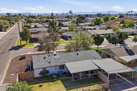 View/Area - 940 E Berridge Ln, Phoenix, AZ 85014 photo 1 of 4