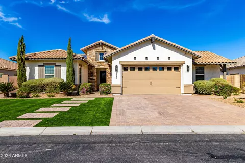 2842 E Blackhawk Ct, Gilbert, AZ 85298