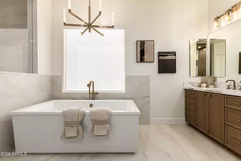 Bath - 2842 E Blackhawk Ct, Gilbert, AZ 85298 photo 2 of 7