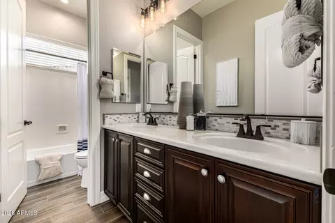 Bath - 2842 E Blackhawk Ct, Gilbert, AZ 85298 photo 5 of 7