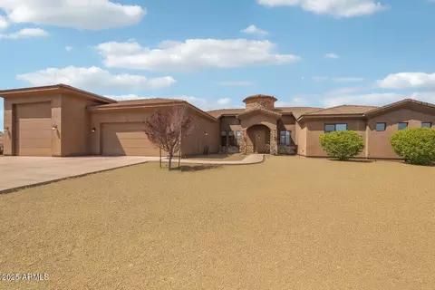 15035 E Countryside Rd, Mayer, AZ 86333