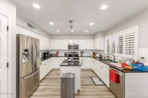 Kitchen - 1038 E Harrison Ct, Gilbert, AZ 85295 photo 2 of 3