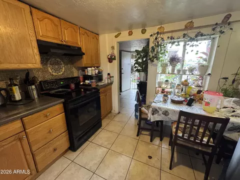 Kitchen - 740 W Cinnabar Ave, Phoenix, AZ 85021 photo 3 of 3